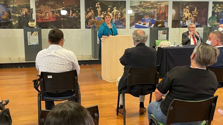 ExPresidenta Michelle Bachelet visita campus Juan Gómez Millas de la Universidad de Chile